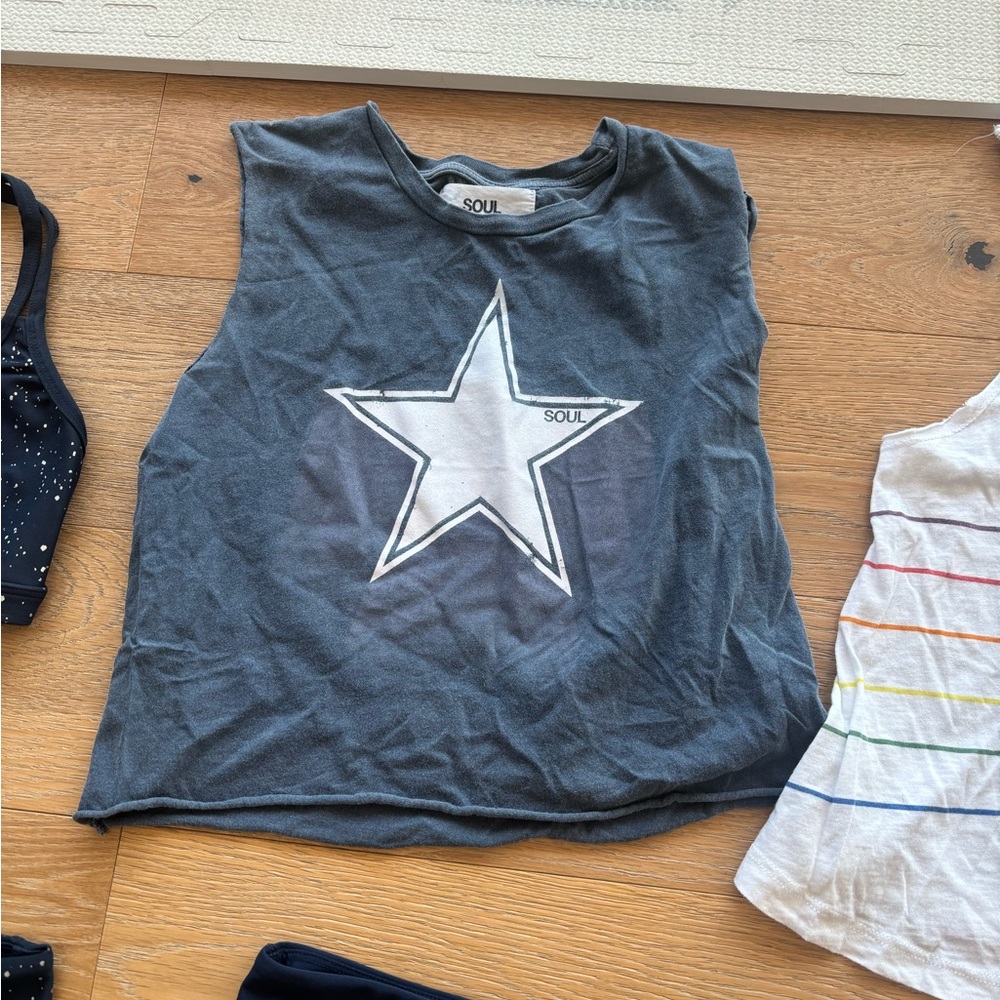 Gray Star Graphic Tank Top with Vintage Look